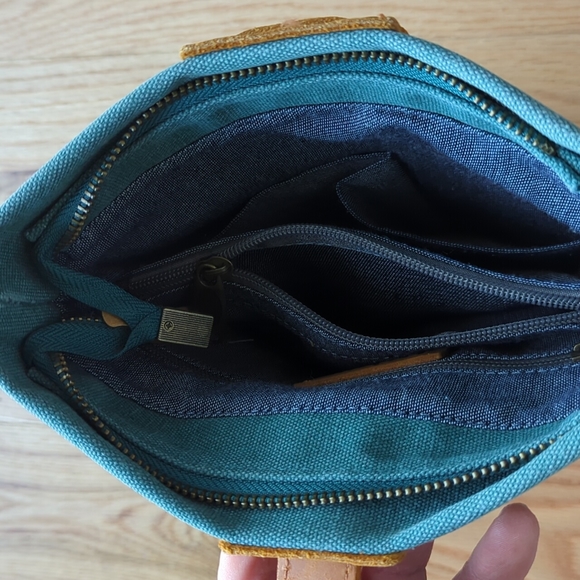 Davan. Women's Shoulder Bag. - Picture 7 of 13